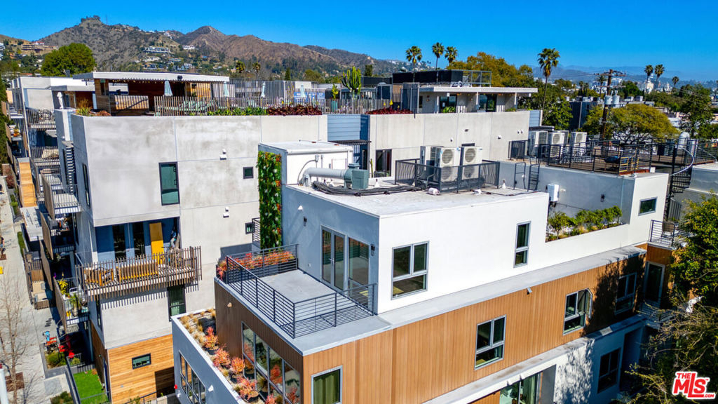 1236 N Fairfax Avenue - Photo 7