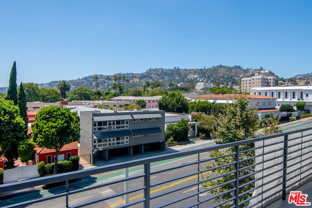 1236 N Fairfax Avenue - Photo 23