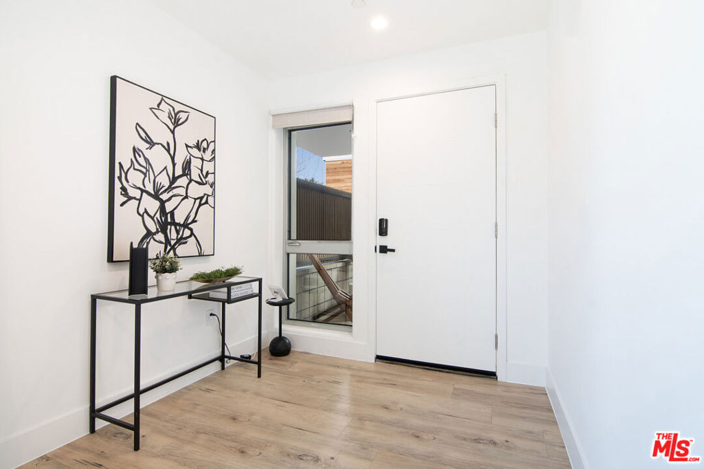 1236 N Fairfax Avenue - Photo 2