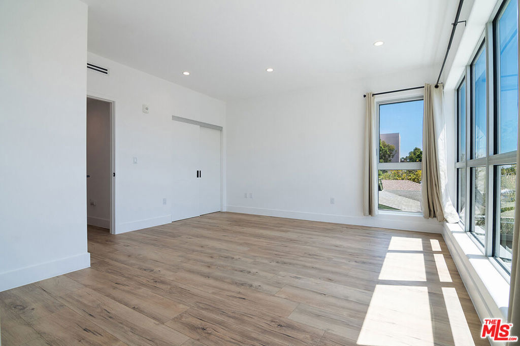 1236 N Fairfax Avenue - Photo 36