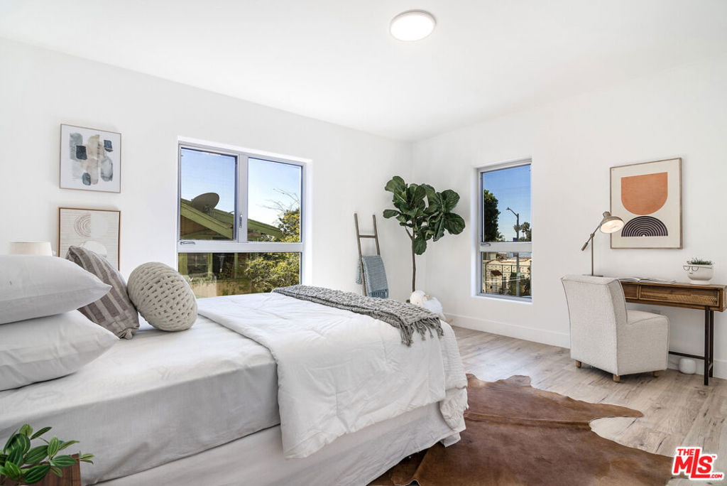 1236 N Fairfax Avenue - Photo 11