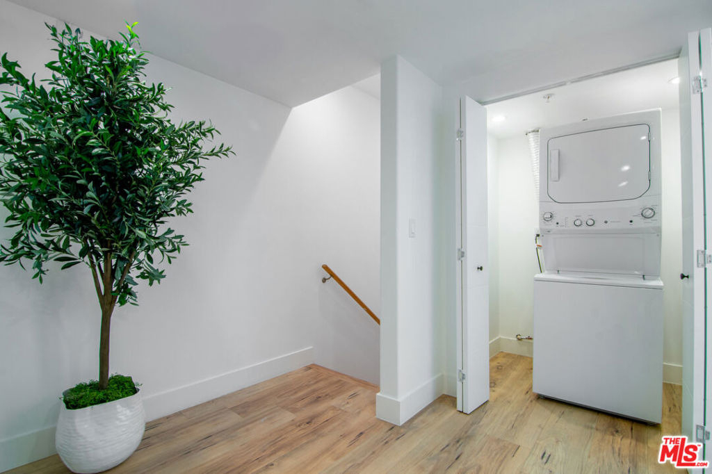 1236 N Fairfax Avenue - Photo 13