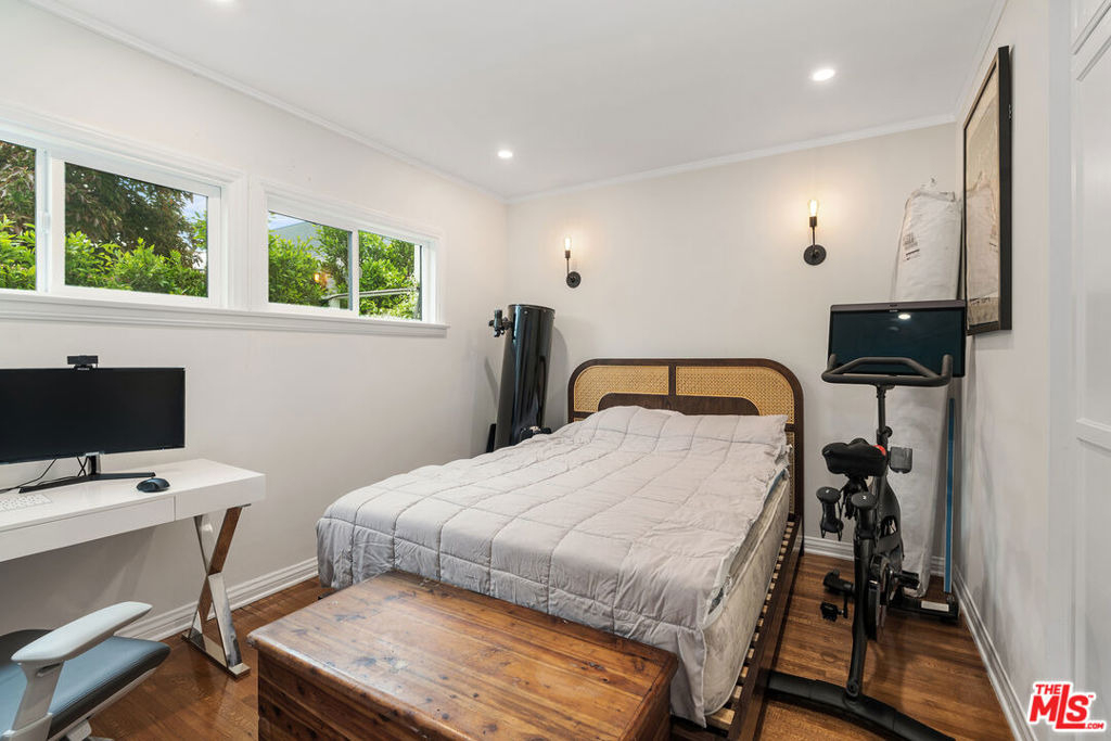 8472 Oakwood Avenue - Photo 15