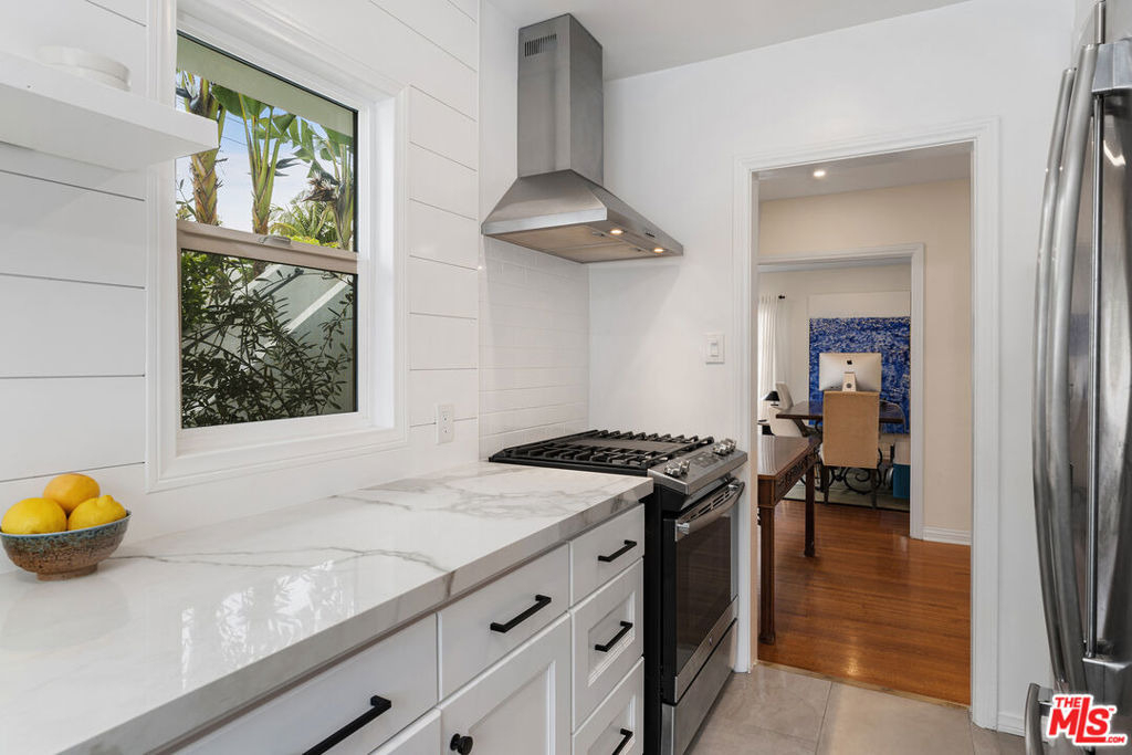 8472 Oakwood Avenue - Photo 9