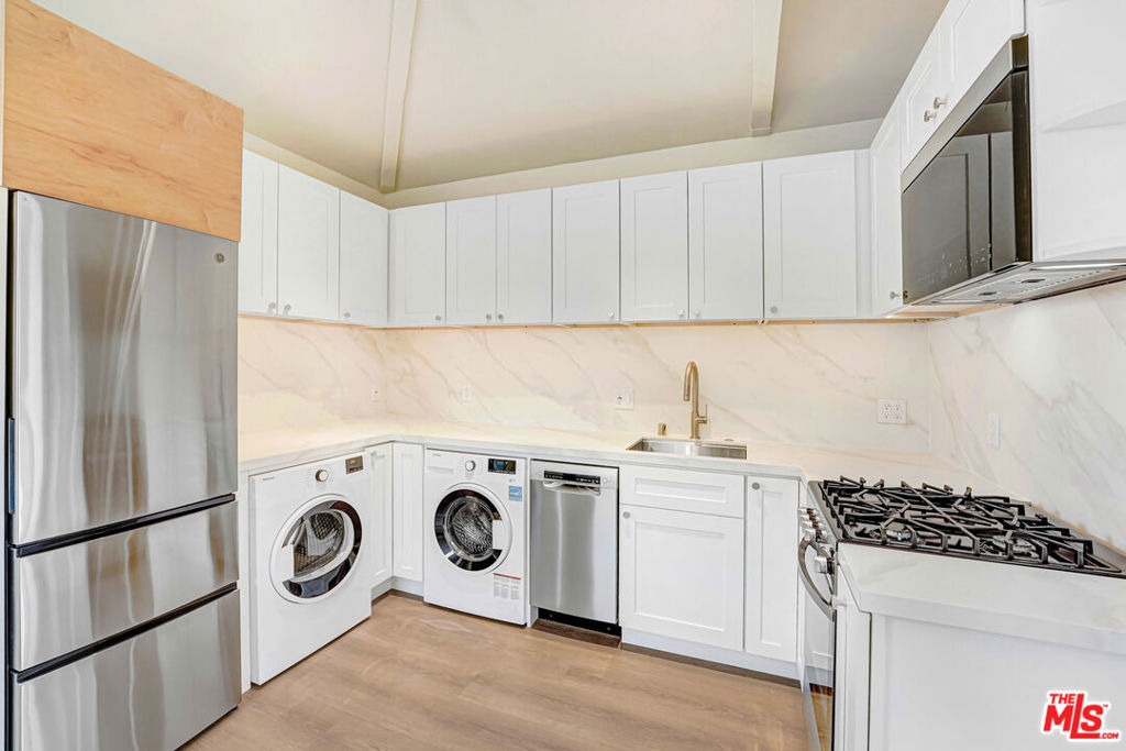 1130 Ashland Avenue - Photo 3