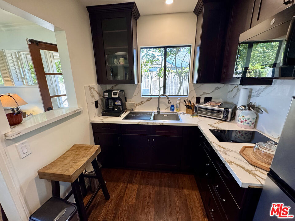 7756 Torreyson Dr. - Photo 9