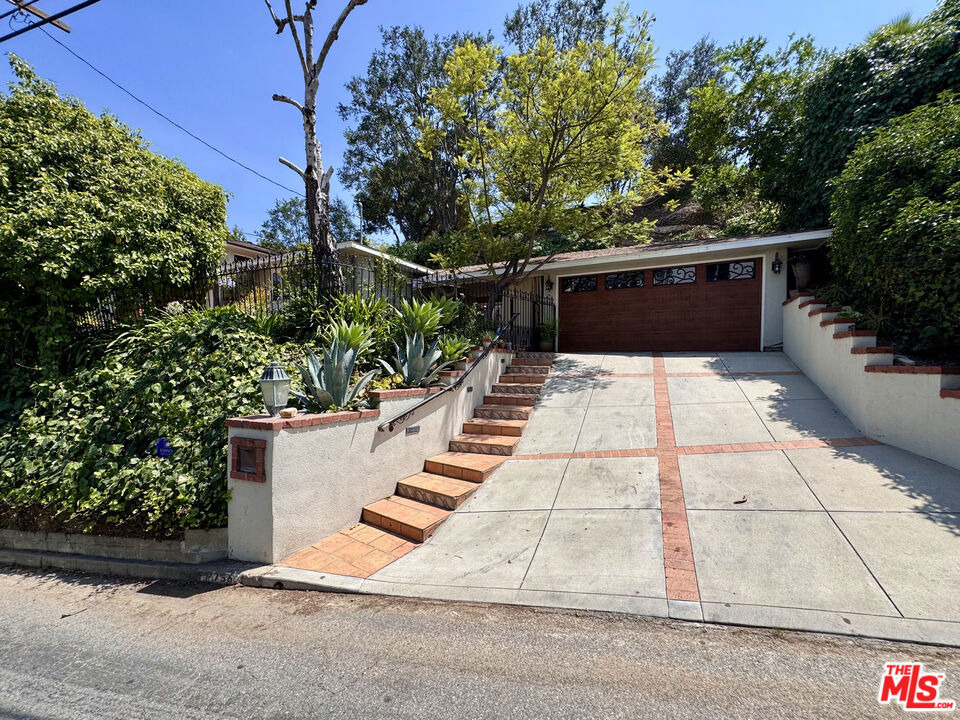 7756 Torreyson Dr. - Photo 2