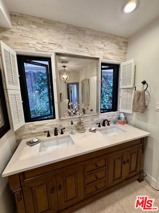 7756 Torreyson Dr. - Photo 18