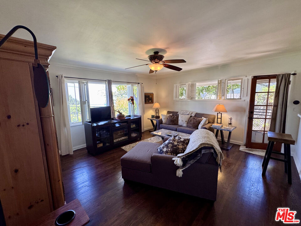 7756 Torreyson Dr. - Photo 4