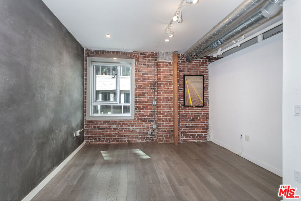 527 Molino Street - Photo 11