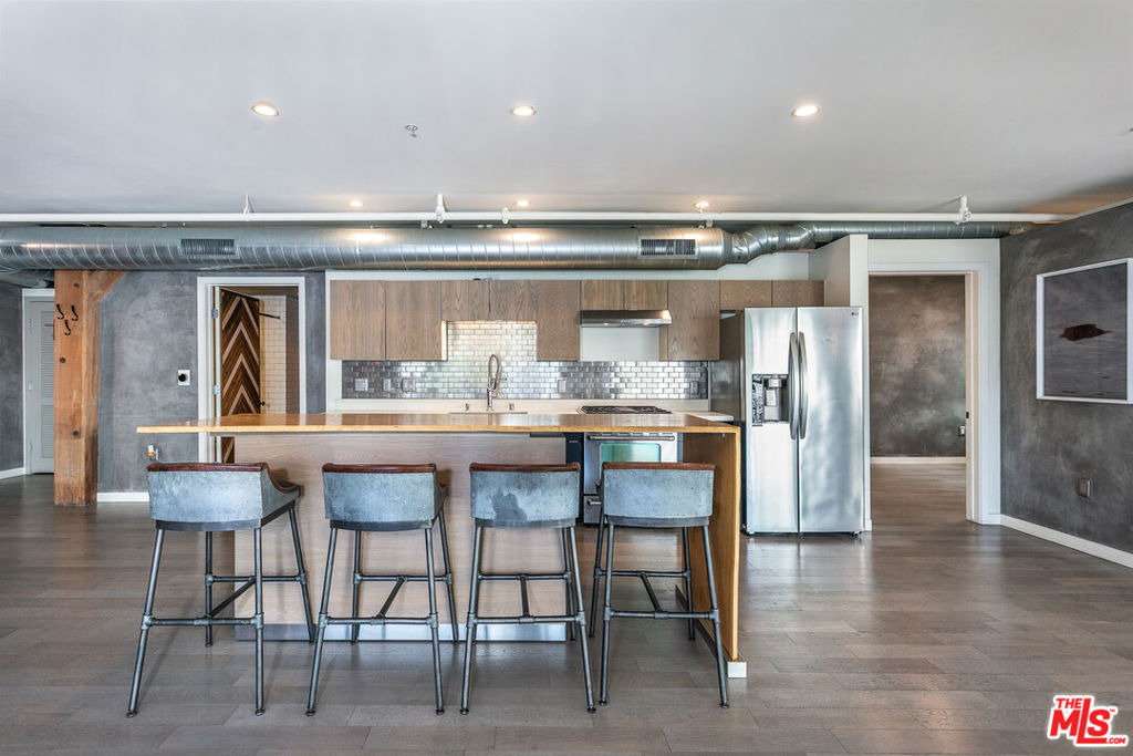527 Molino Street - Photo 5