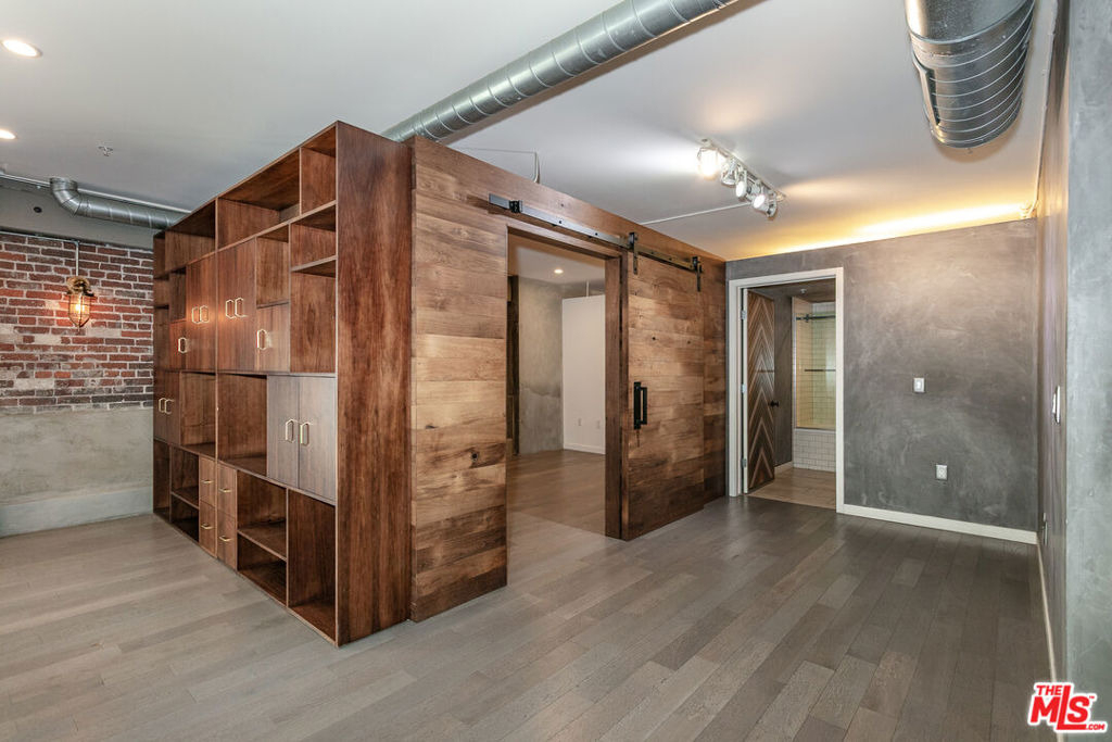 527 Molino Street - Photo 18
