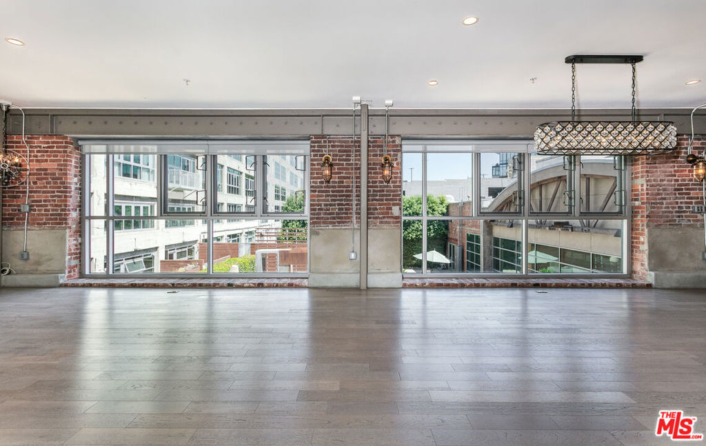 527 Molino Street - Photo 15