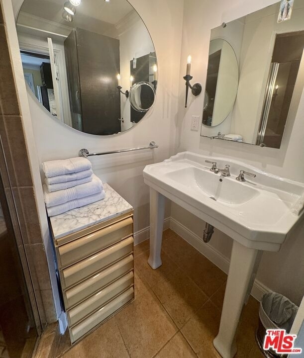921 S Spaulding Avenue - Photo 3