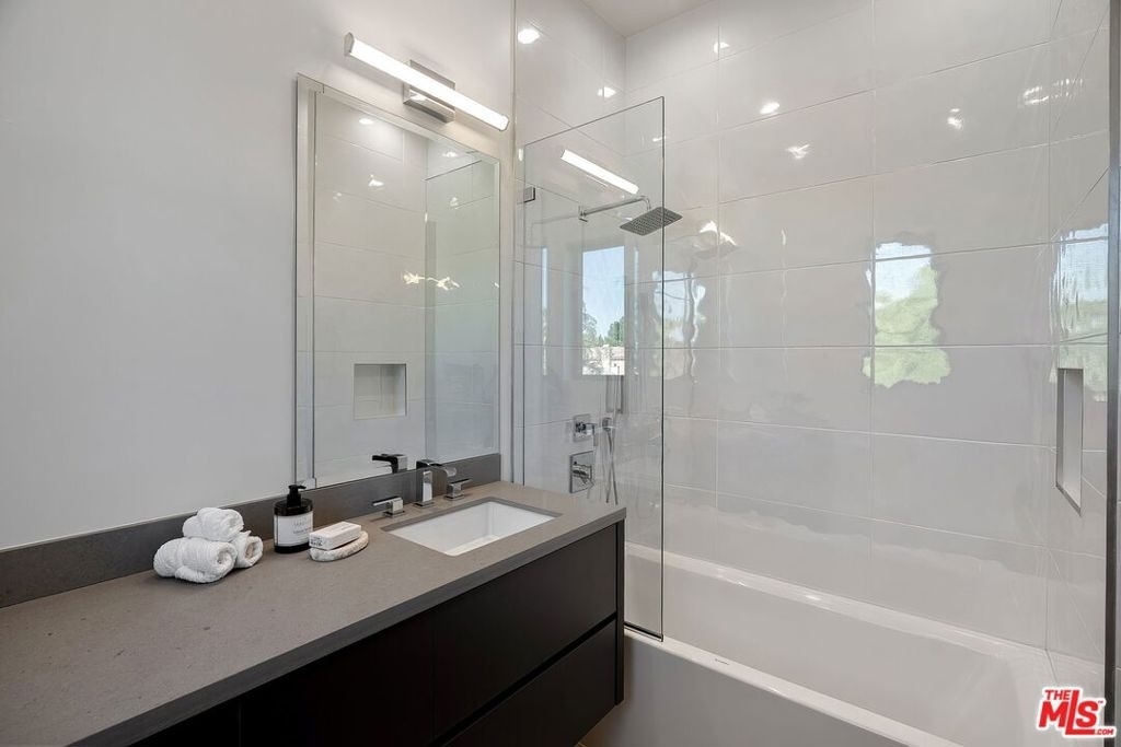 14812 Morrison Street - Photo 63