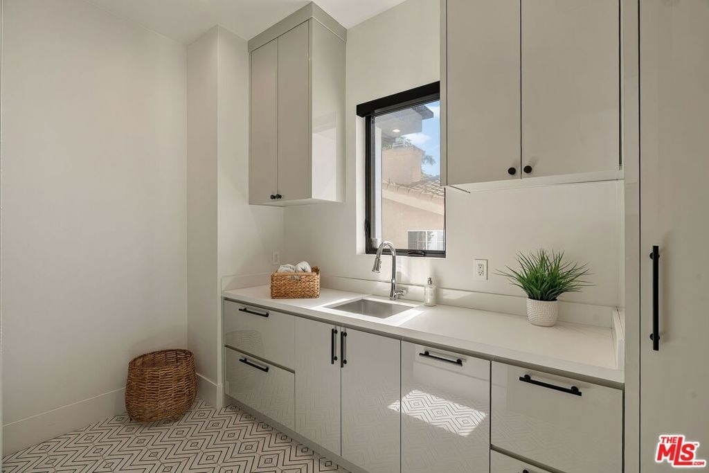 14812 Morrison Street - Photo 67
