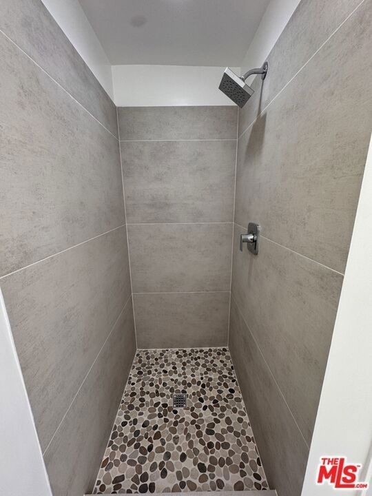 8550 Holloway Drive - Photo 13
