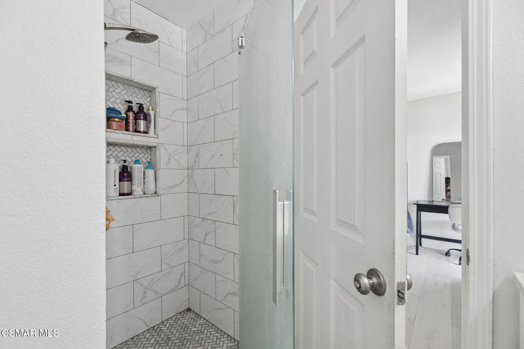 2301 Mono Street - Photo 21