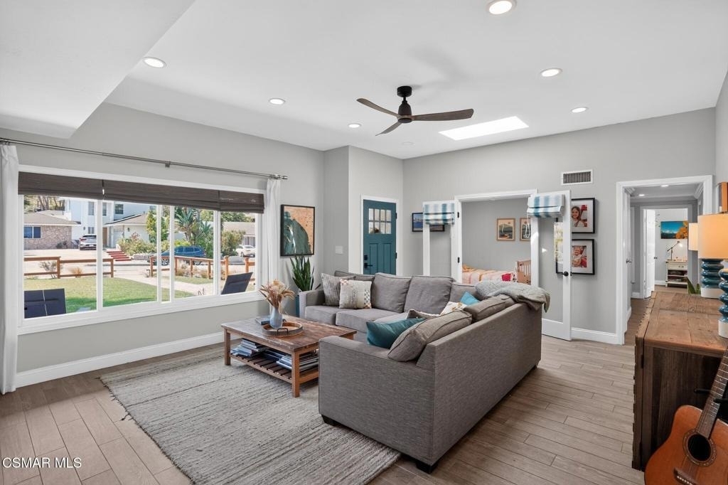 25031 Adelanto Drive - Photo 3
