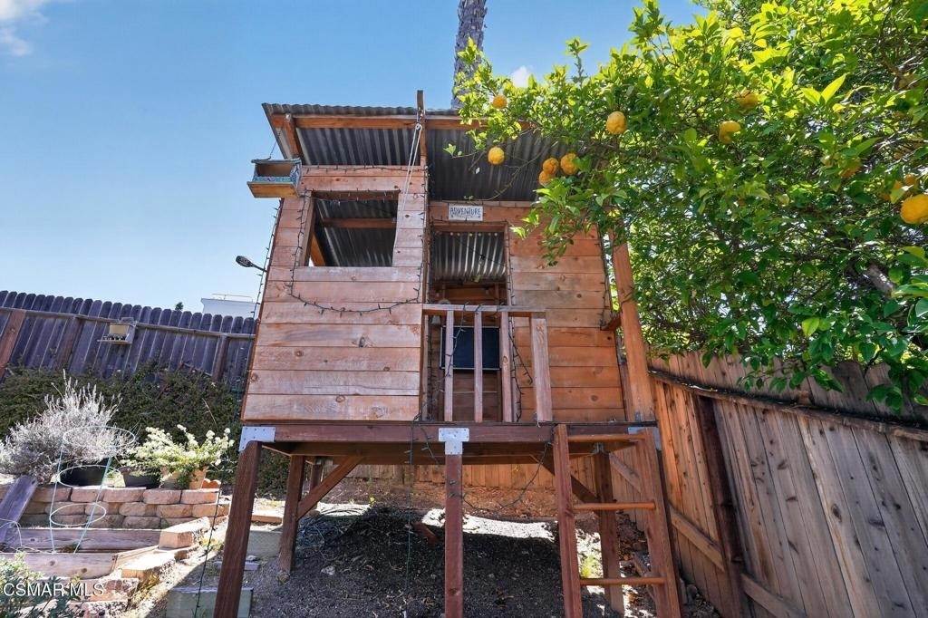 25031 Adelanto Drive - Photo 19
