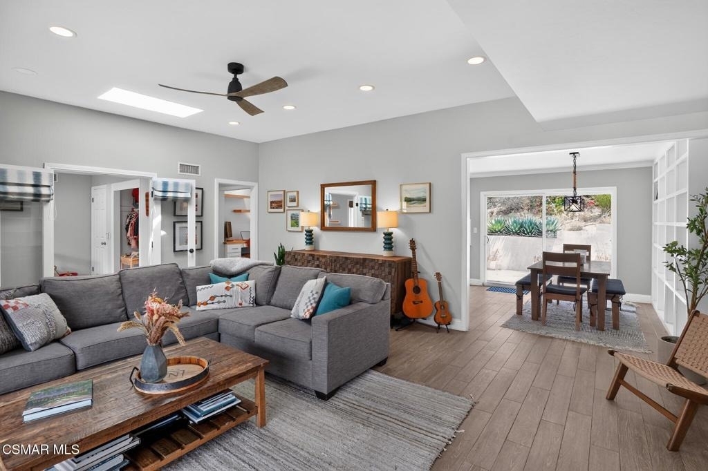 25031 Adelanto Drive - Photo 4