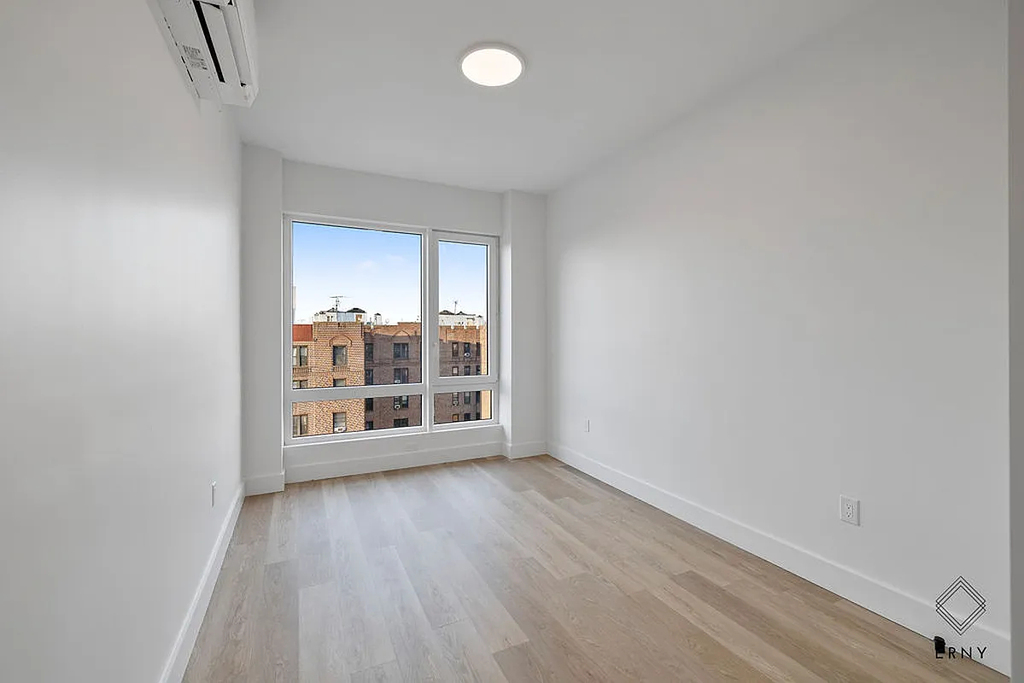 80 Linden Blvd - Photo 3