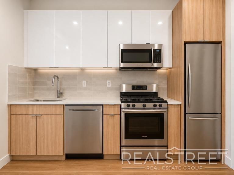 729 Rogers Avenue - Photo 2