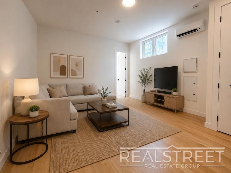 729 Rogers Avenue - Photo 1