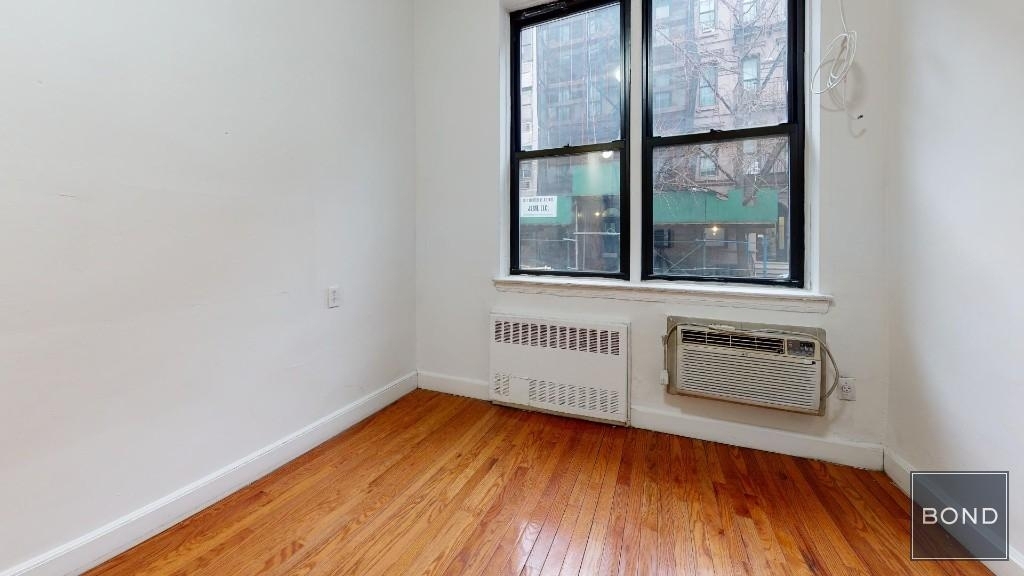 East 90th Street - Photo 2