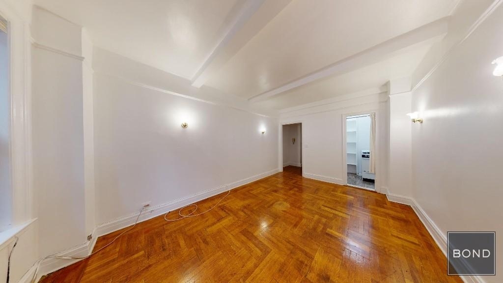 East 35th Street - Photo 0