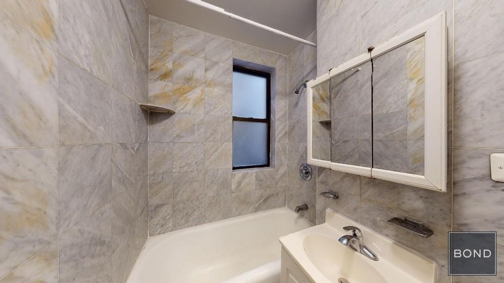 East 35th Street - Photo 4