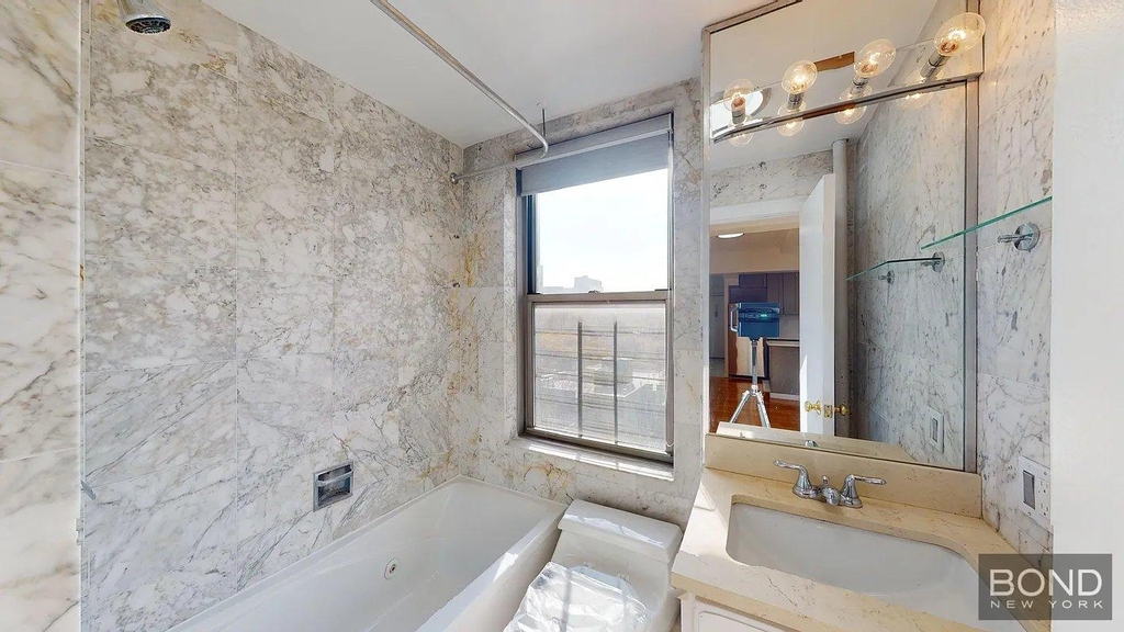 East 38th Street - Photo 9