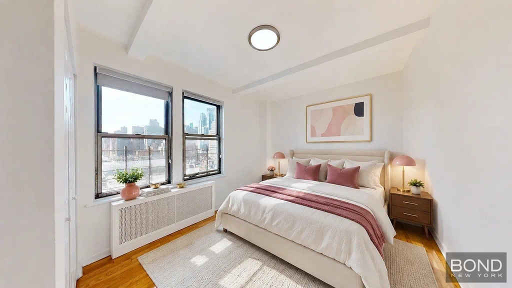 East 38th Street - Photo 8