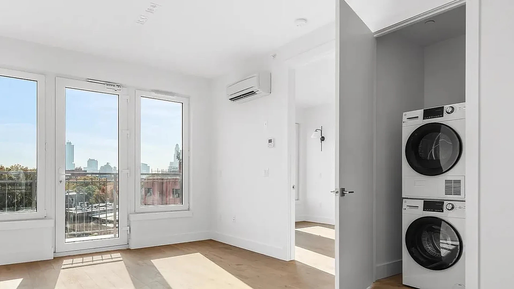 58 Vanderbilt Ave 11205 - Photo 8