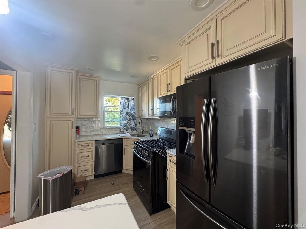 22518 S Conduit Avenue - Photo 2