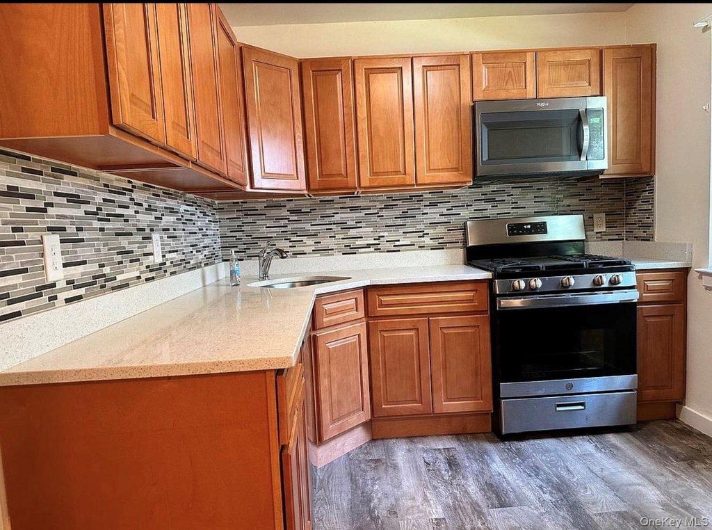 255-06 73rd Avenue - Photo 7