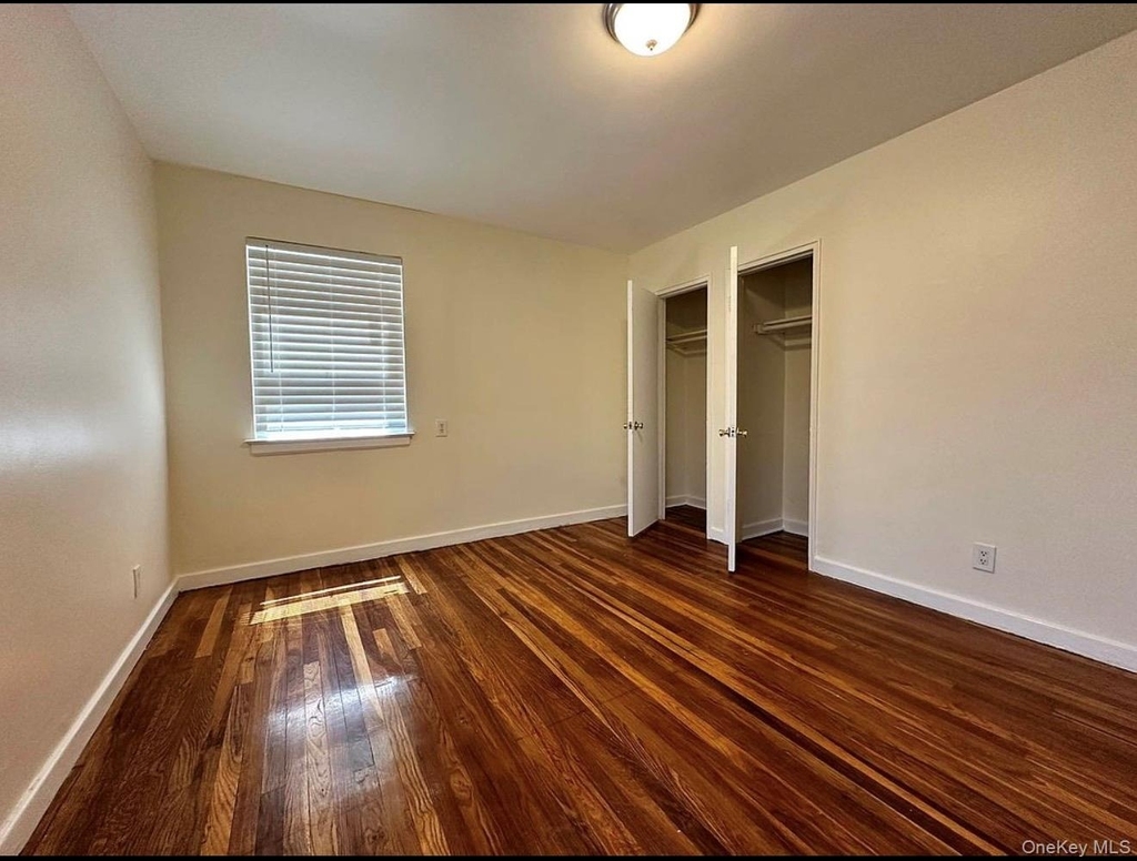 255-06 73rd Avenue - Photo 10