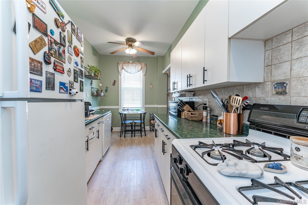 185 Atlantic Ave - Photo 3