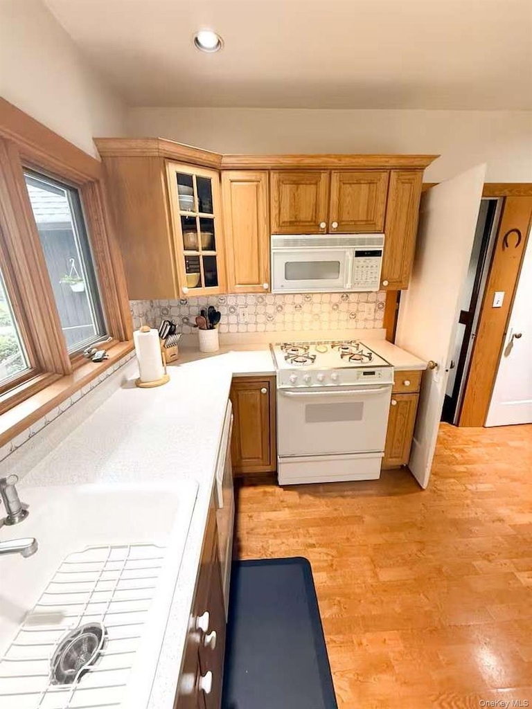 49 Oakwood Road - Photo 8