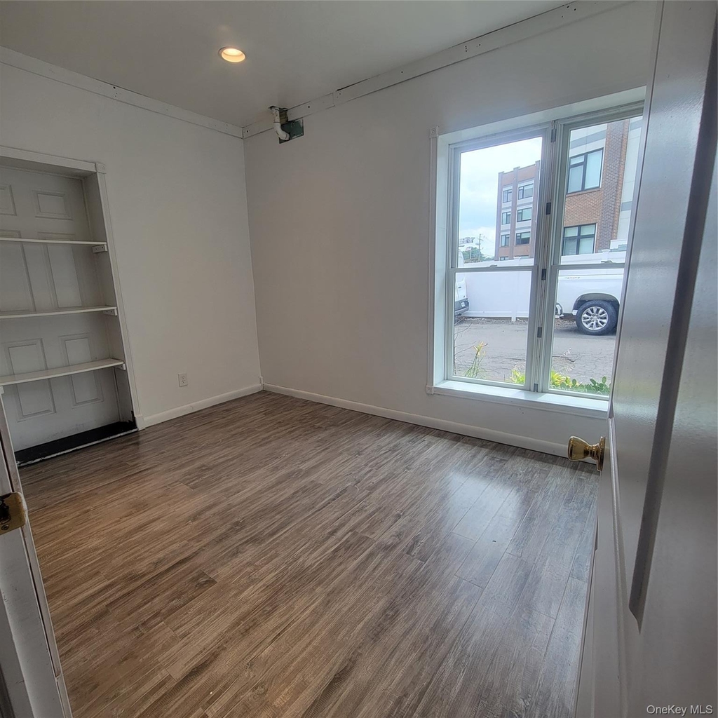 11 Washington Avenue - Photo 5