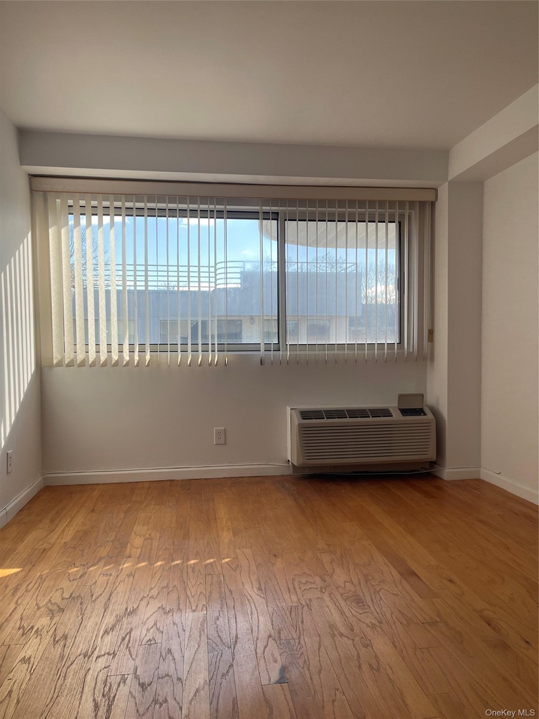 88 Cuttermill Road - Photo 4