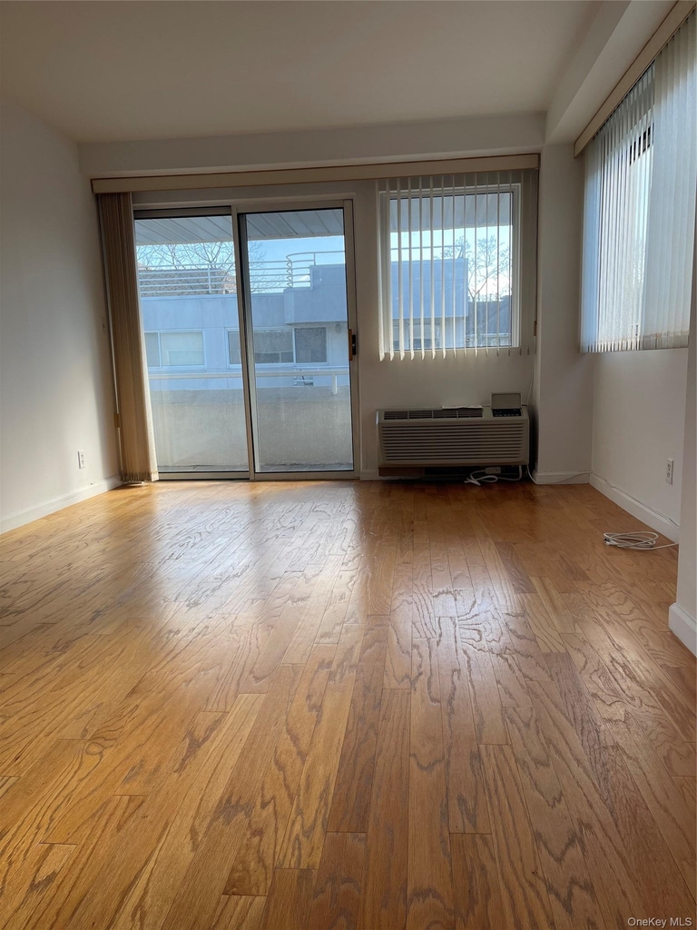 88 Cuttermill Road - Photo 7