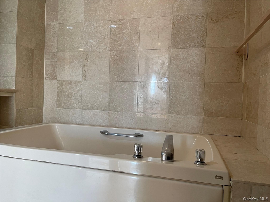 88 Cuttermill Road - Photo 15
