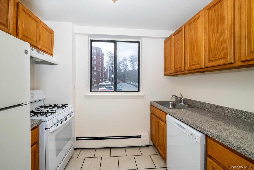 7 Lake Street - Photo 12