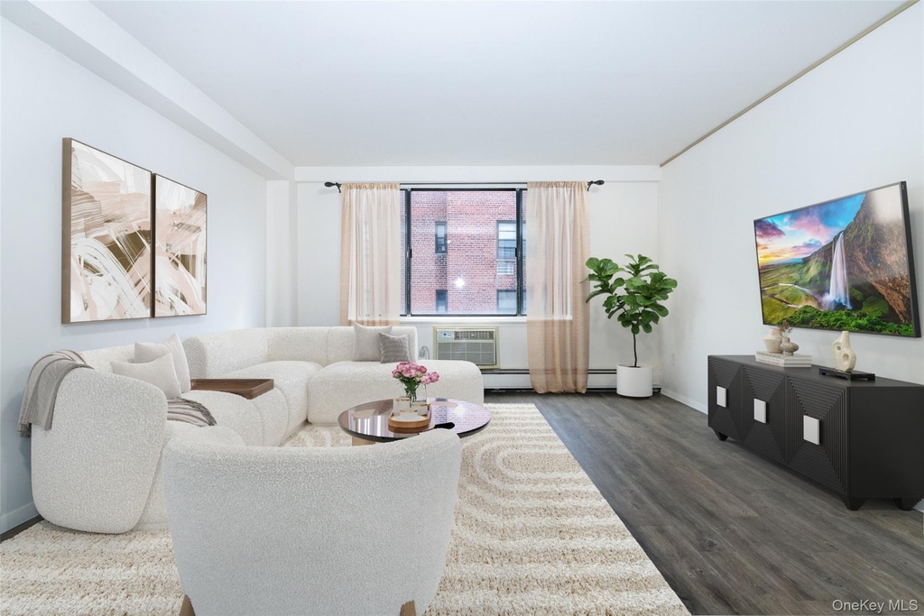 7 Lake Street - Photo 2