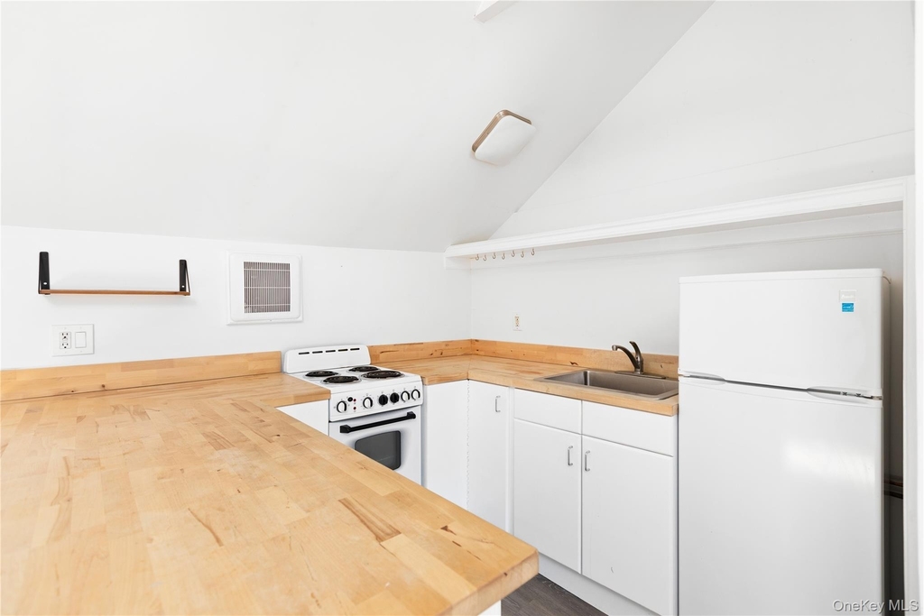 128 S Country Road - Photo 4