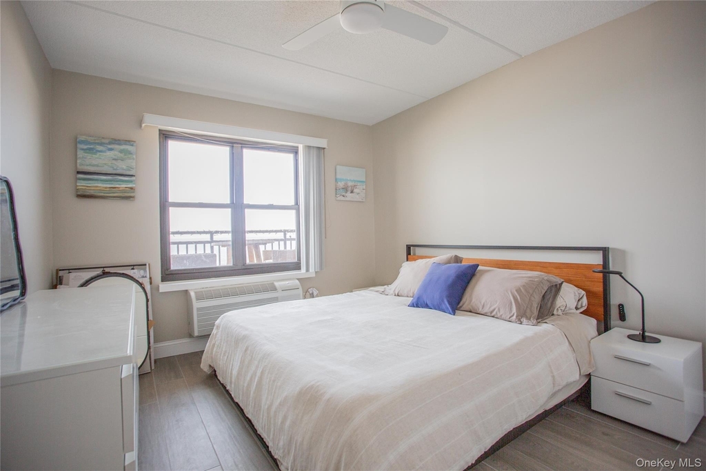 230 W Broadway - Photo 16