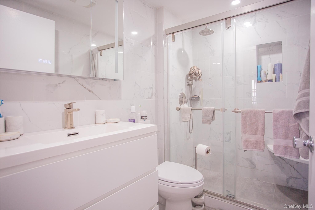 230 W Broadway - Photo 23