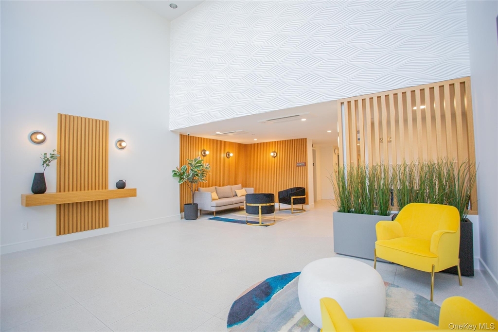 230 W Broadway - Photo 3