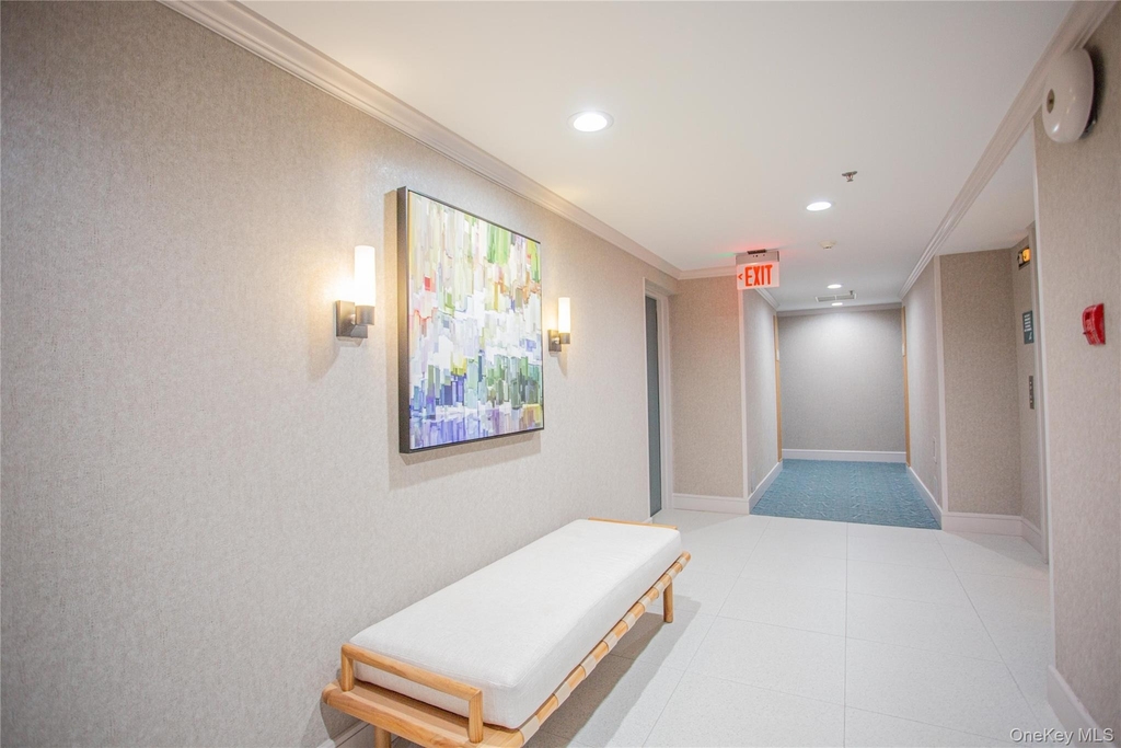 230 W Broadway - Photo 4